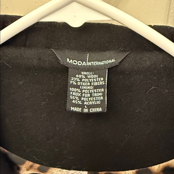 Moda International Black Cape with Faux Fur Trim - Picture 4 of 4